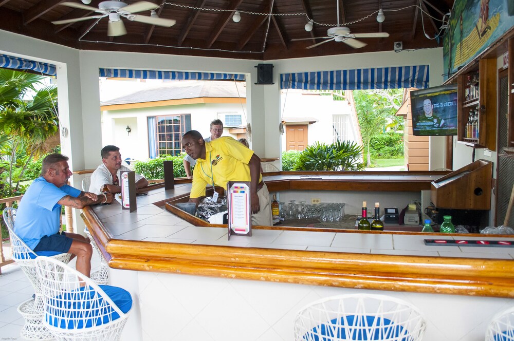 Hotel Bar