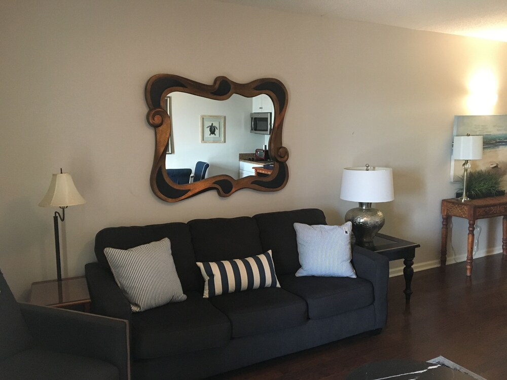 Condo, 1 Bedroom - Living Room