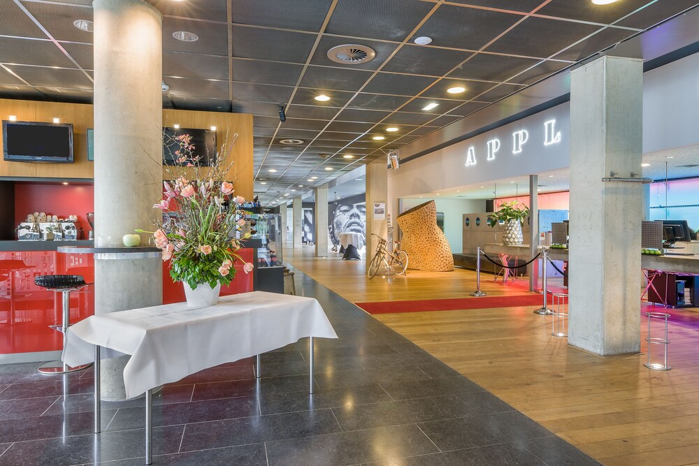 Hotel Bar