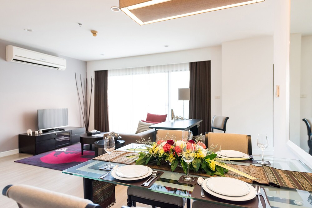 Deluxe Apartment, 2 Bedrooms, Kitchen - In-Room Dining