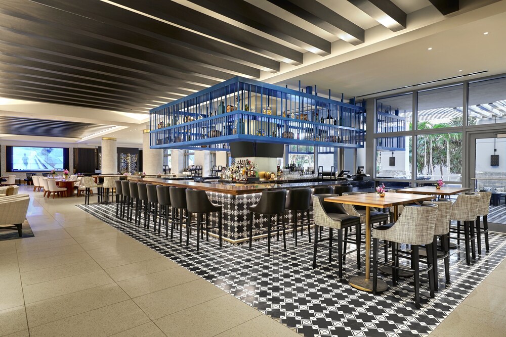 Hotel Bar