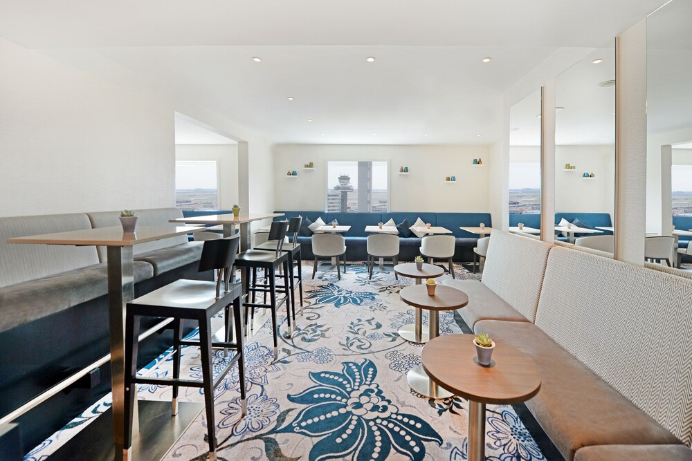 Executive Lounge