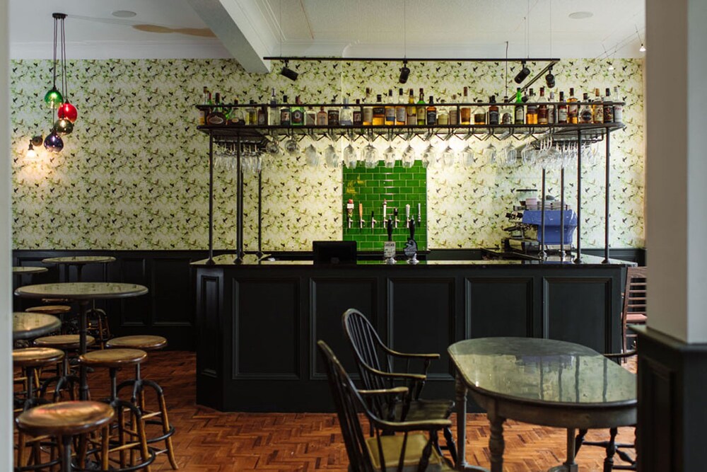 Hotel Bar