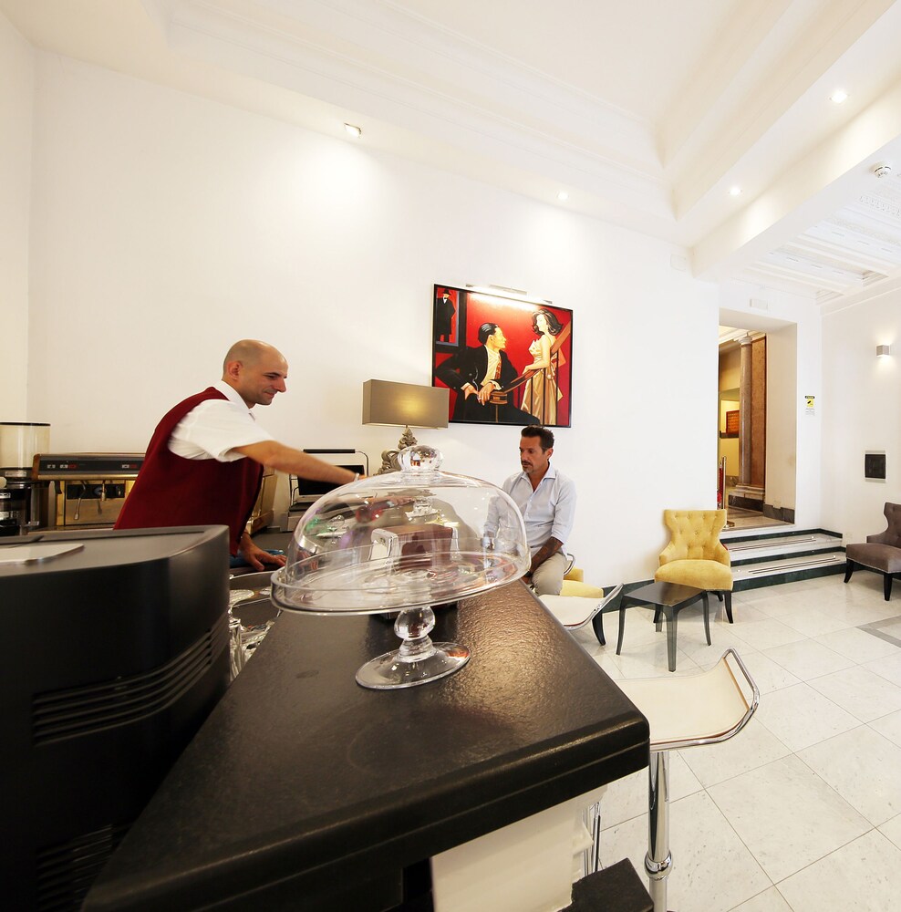 Hotel Bar