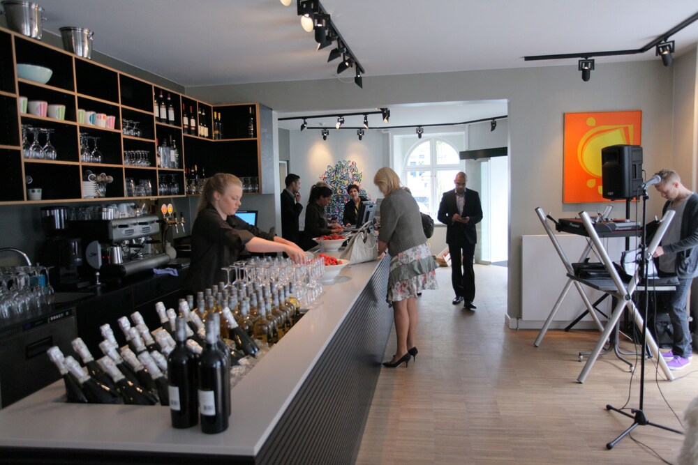 Hotel Bar