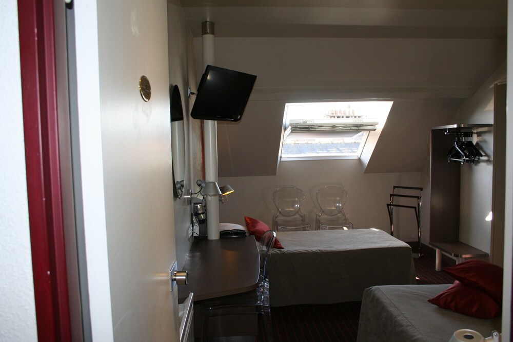 Guestroom