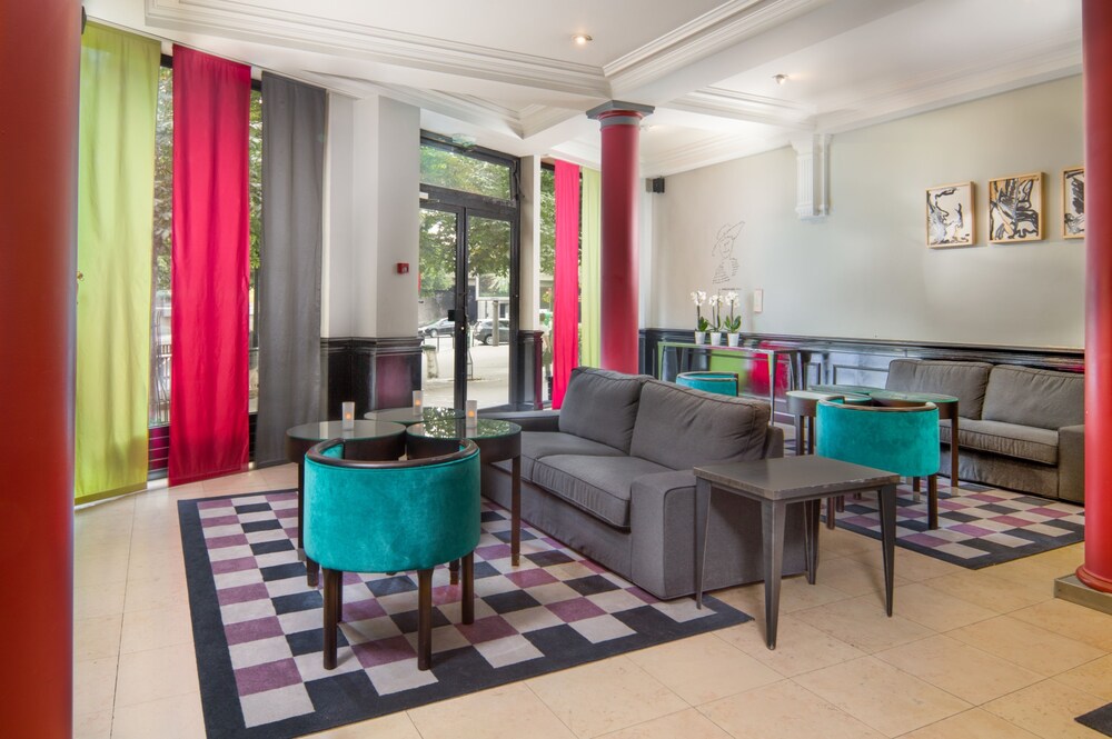 Hotel Lounge