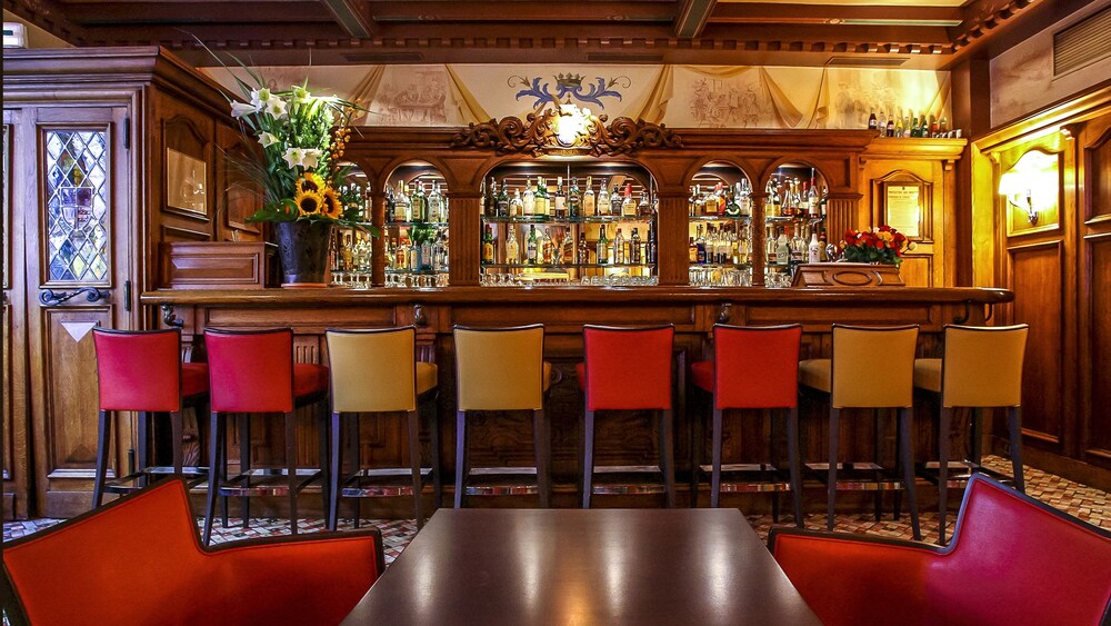 Hotel Bar
