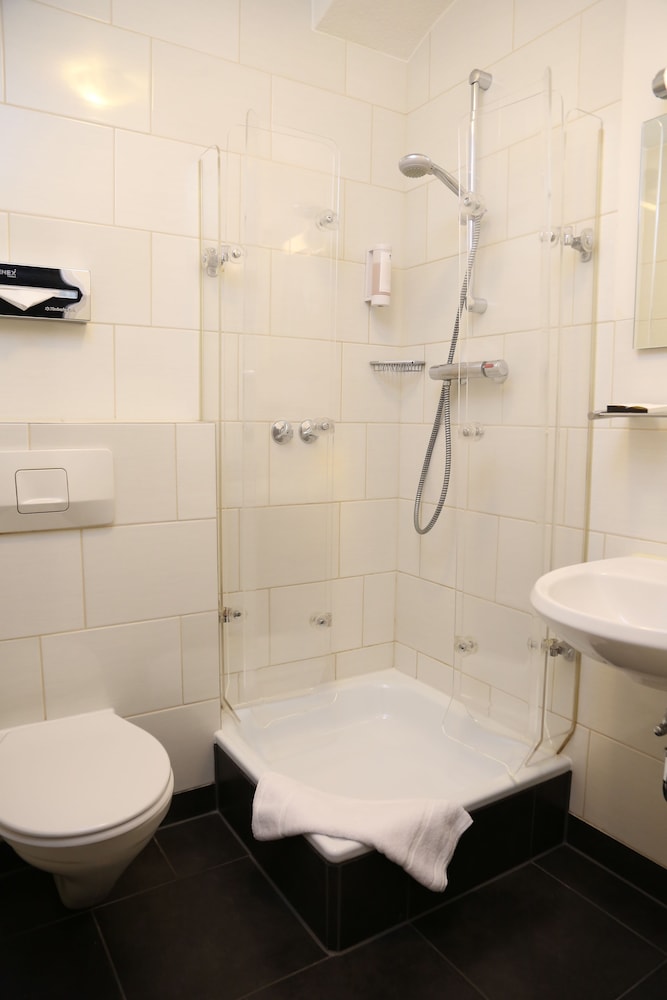 Badezimmerausstattung