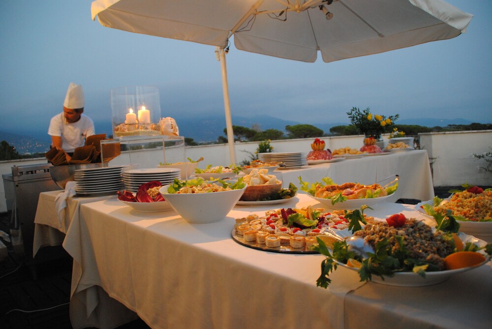 Outdoor Banquet Area