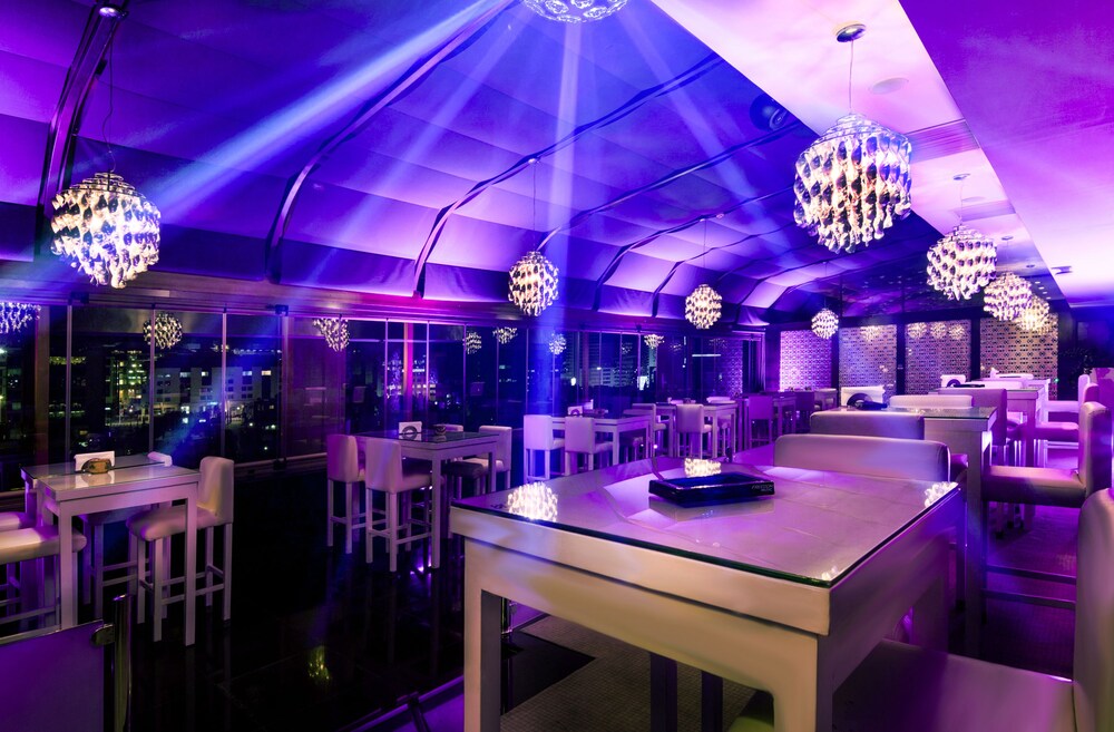 Hotel Bar