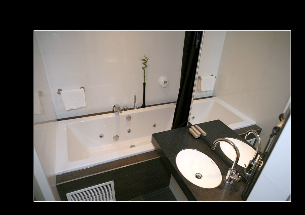 Jetted Tub