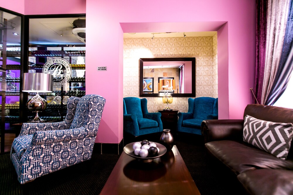 Hotel Bar