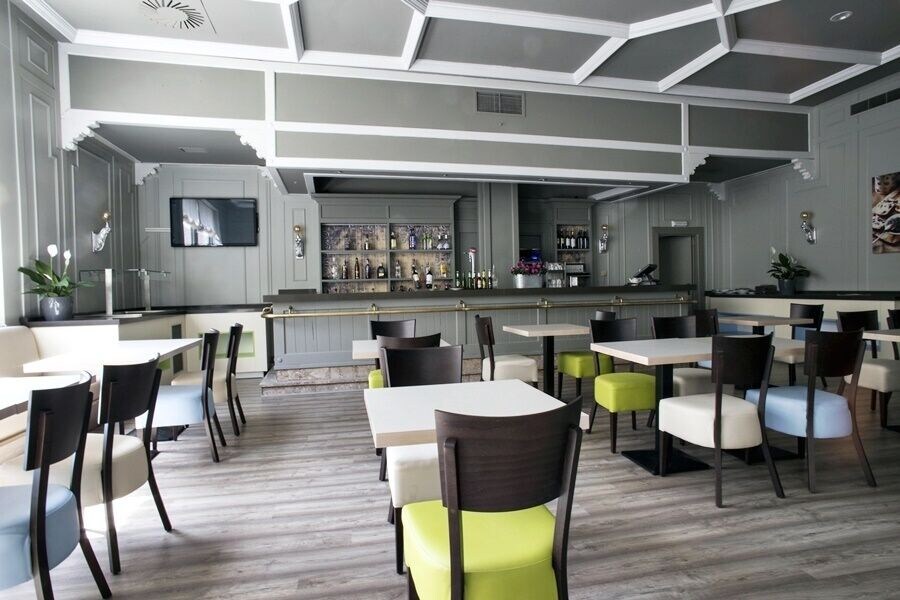 Hotel Lounge