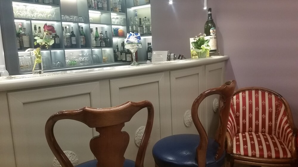 Hotel Bar