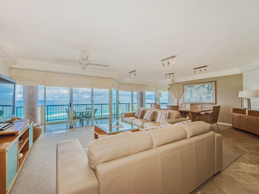 Apartment, 2 Bedrooms, Oceanfront - Living Area