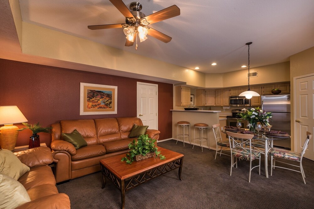 Villa, 2 Bedrooms - Living Room