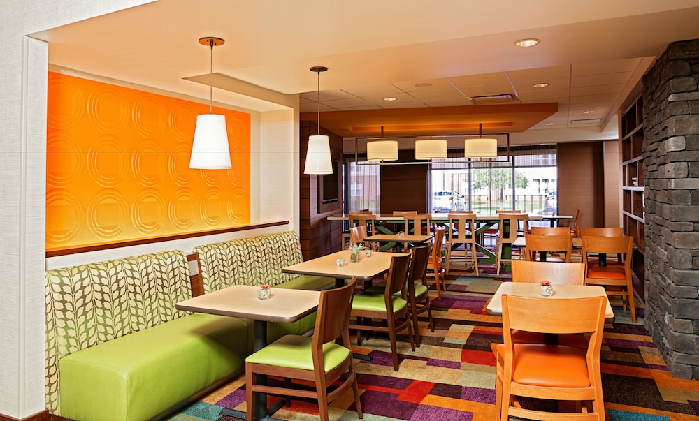 Breakfast area, Fairfield Inn & Suites by Marriott Rochester West/Greece