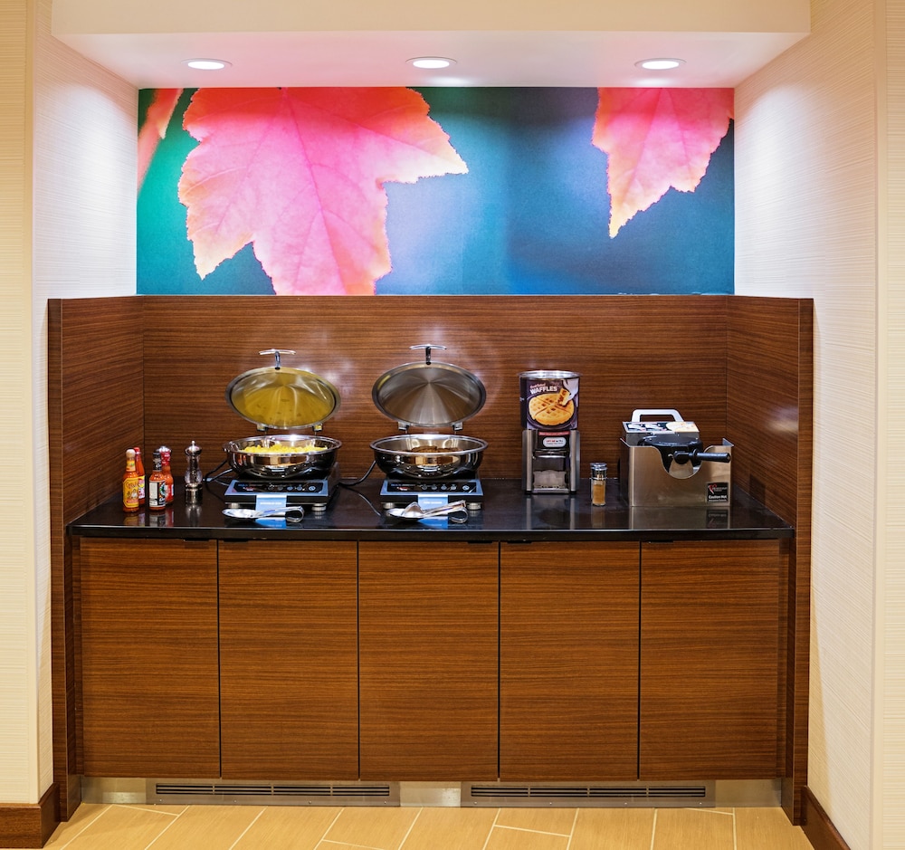 Breakfast area, Fairfield Inn & Suites by Marriott Rochester West/Greece