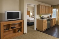 Studio Suite, 1 King Bed, Accessible (Shower)