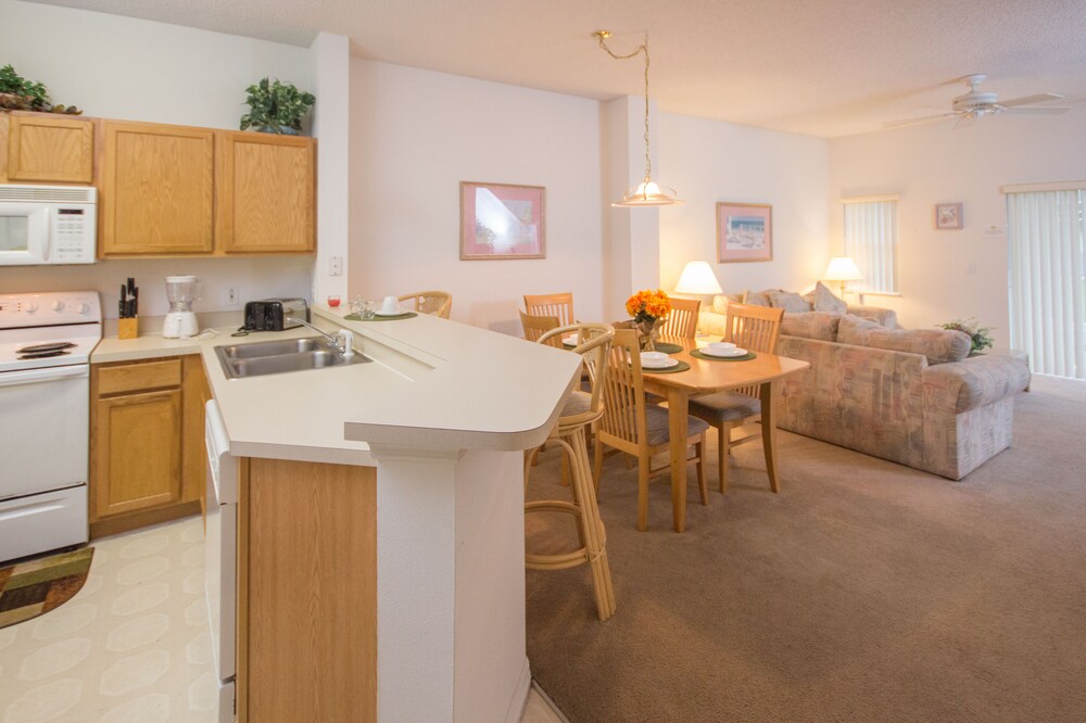 Luxury Townhome, 3 Bedrooms - Living Room