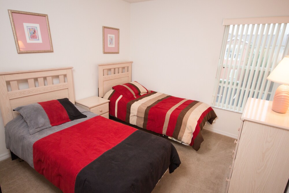 Luxury Townhome, 3 Bedrooms - Guestroom