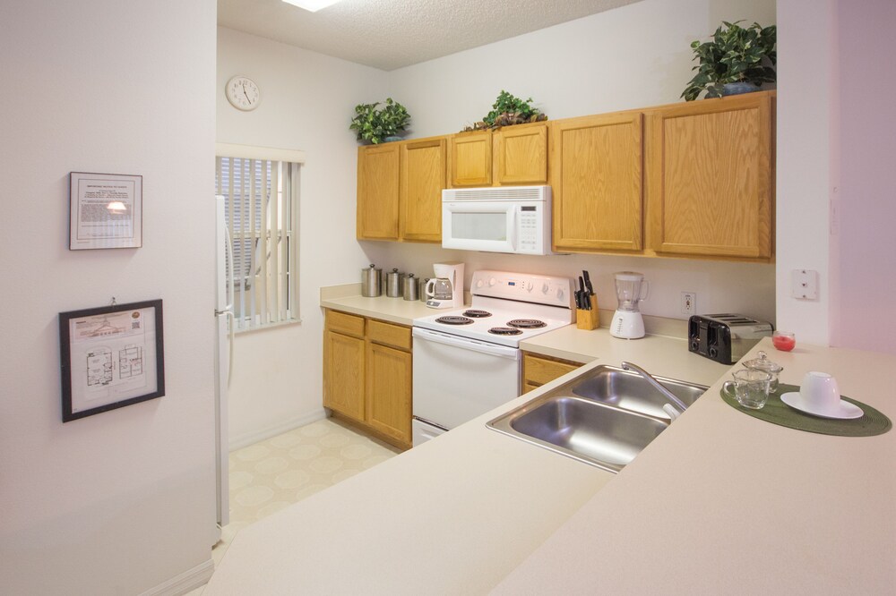 Luxury Townhome, 3 Bedrooms - In-Room Kitchen