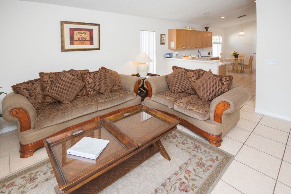 Luxury House, 3 Bedrooms, Private Pool - Living Room