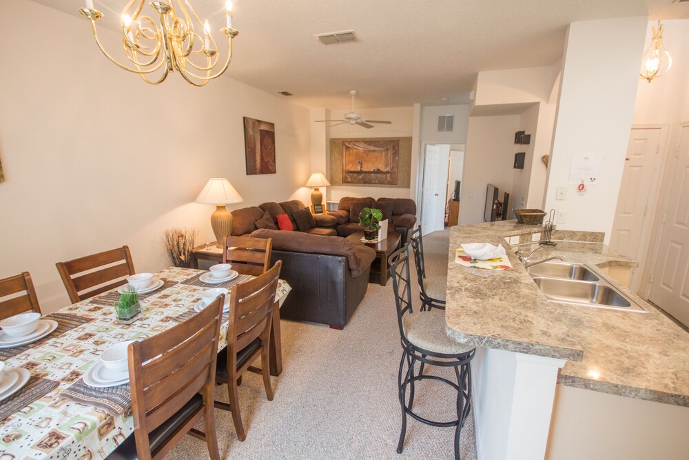 Luxury Townhome, 4 Bedrooms - Living Room