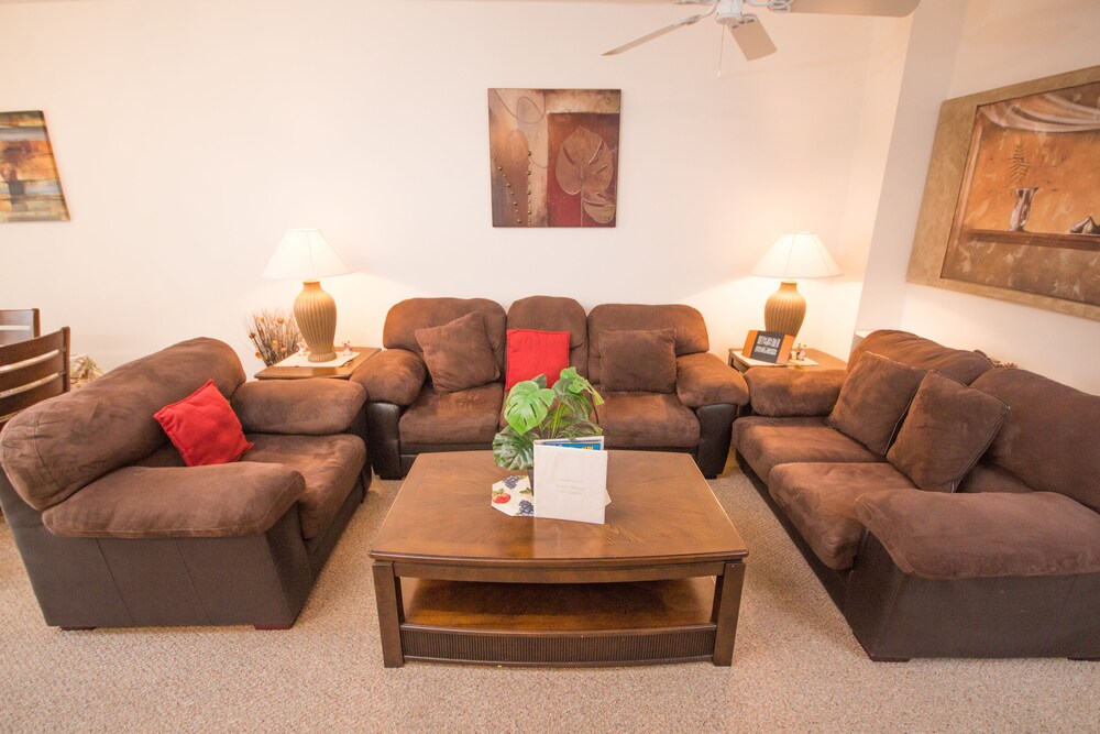 Luxury Townhome, 4 Bedrooms - Living Room