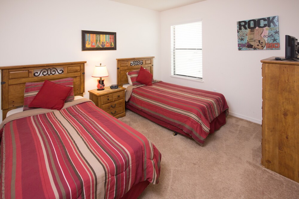 Luxury House, 5 Bedrooms, Private Pool - Guestroom