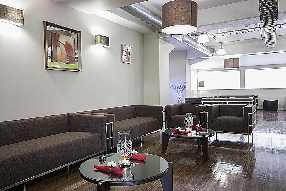 Hotel Bar