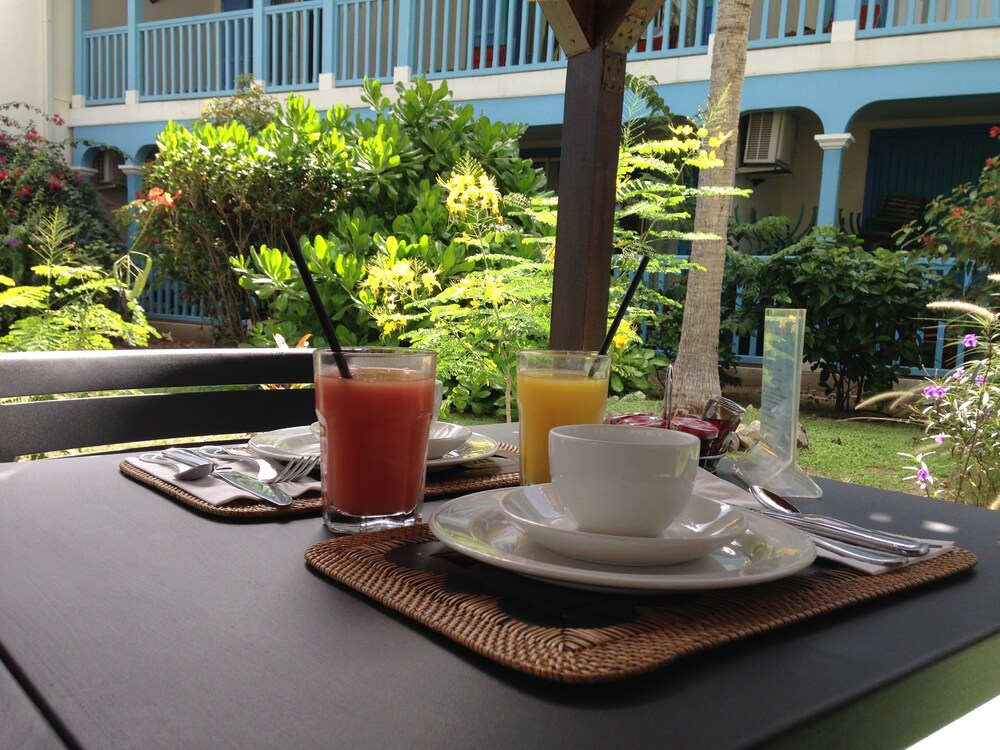 Hotel Lounge
