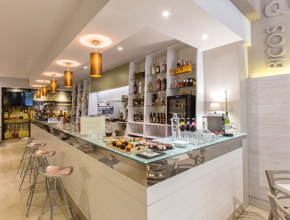 Hotel Bar