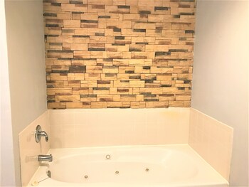 Jetted Tub