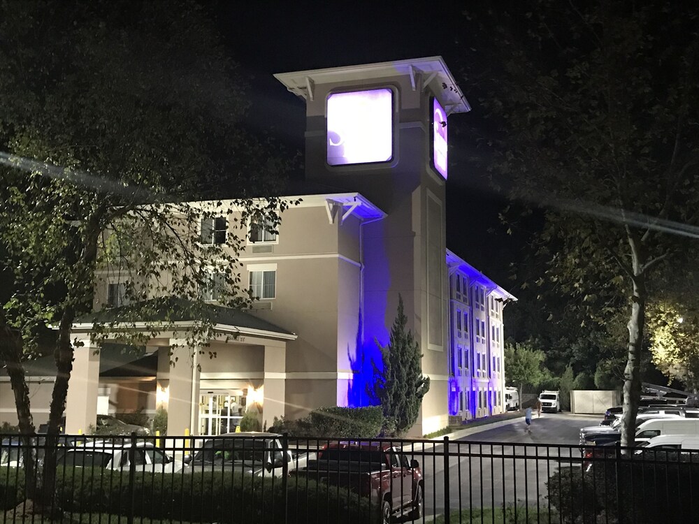 Hotel Front - Evening/Night