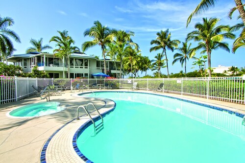 Holua Resort