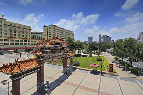 Dong Fang Hotel
