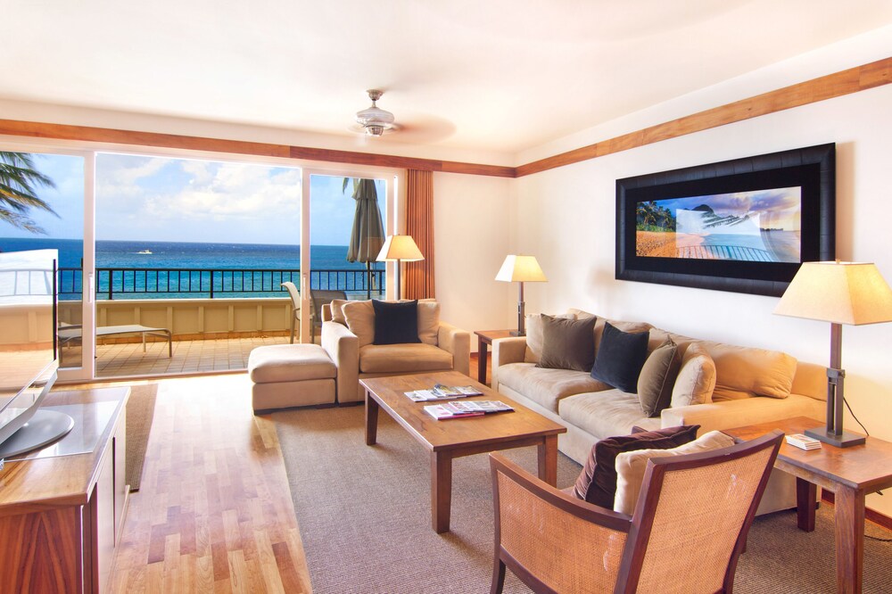 Standard Room, 2 Bedrooms, Oceanfront - Living Area