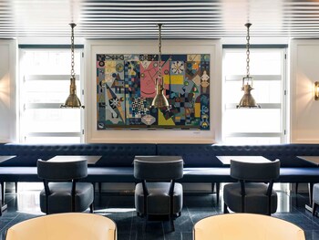 Hotel Bar