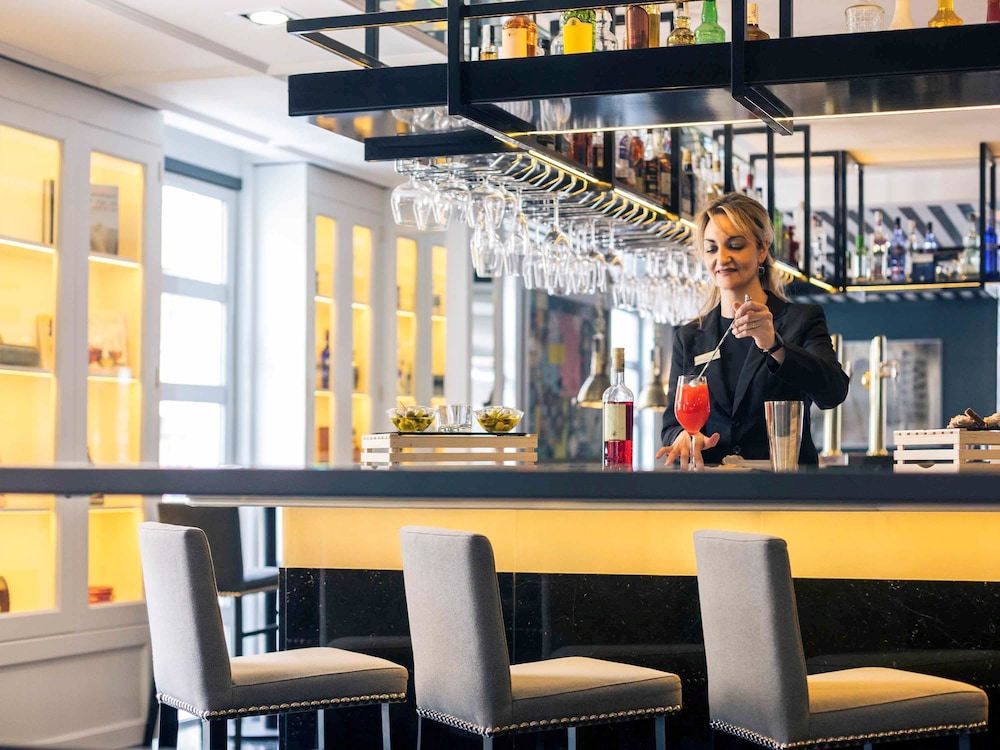 Bar-salon de l'hôtel