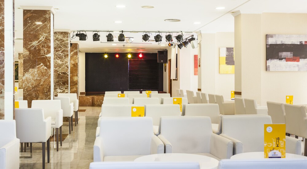 Hotel Lounge