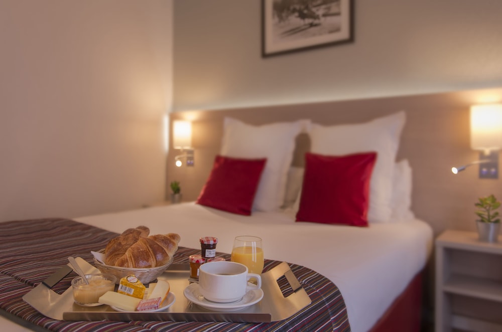 Room Service - Dining