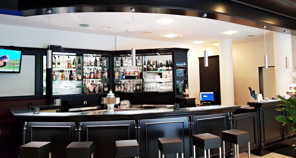 Hotel Bar