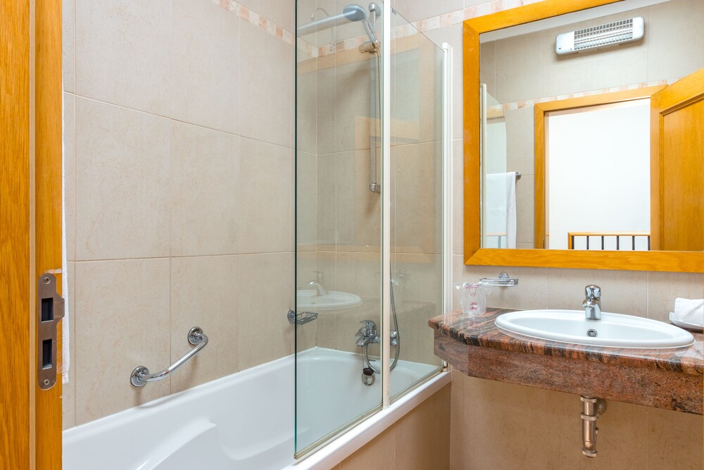 Two bedroom Standard Linked Villa - Bathroom