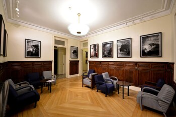 Hotel Bar