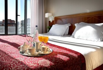 Room Service - Dining