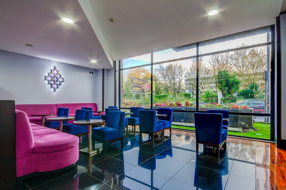 Hotel Bar