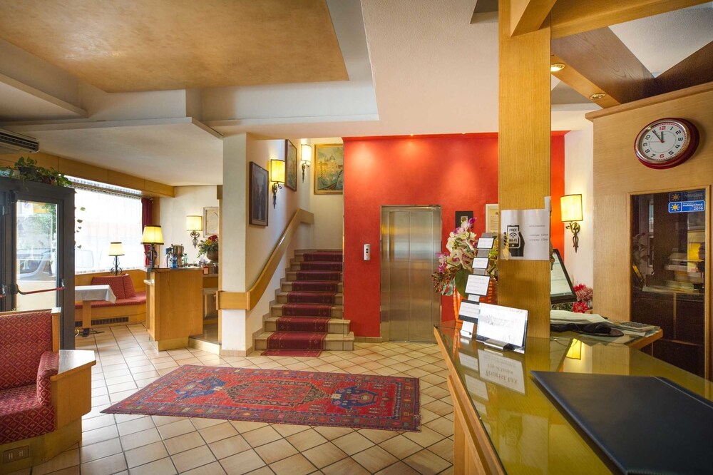 Concierge Desk