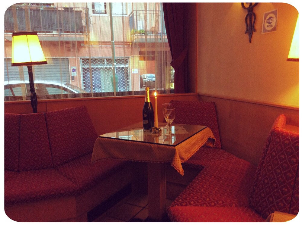 Hotel Bar